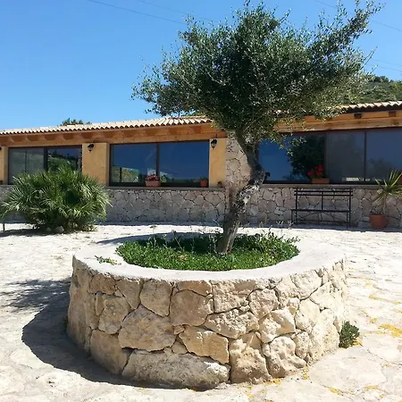 Agriturismo Monte Fenosu 农家乐 *