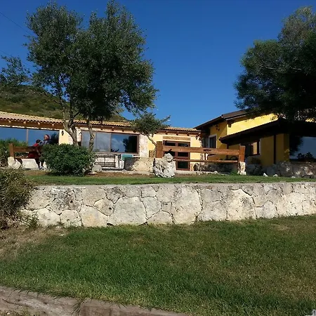 Agriturismo Monte Fenosu בית חווה