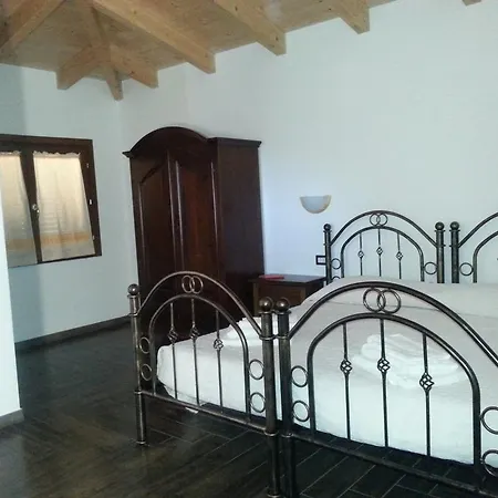 בית חווה Agriturismo Monte Fenosu