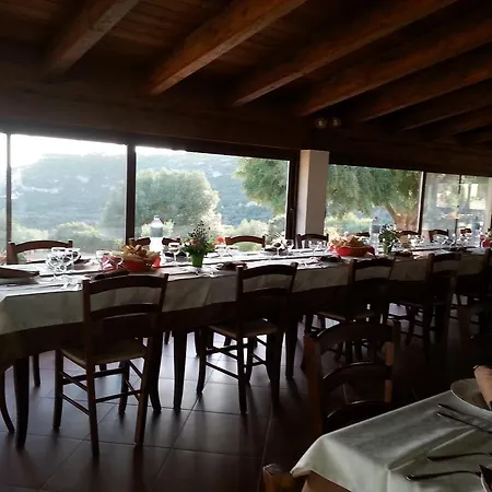 Agriturismo Monte Fenosu Κατάλυμα σε φάρμα