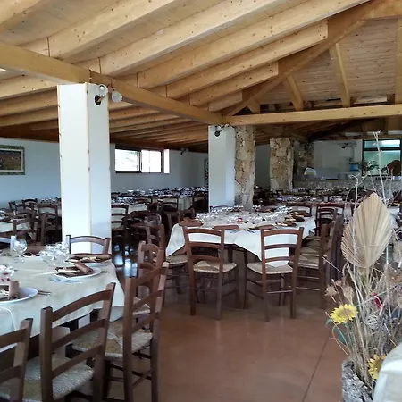 Agriturismo Monte Fenosu בית חווה